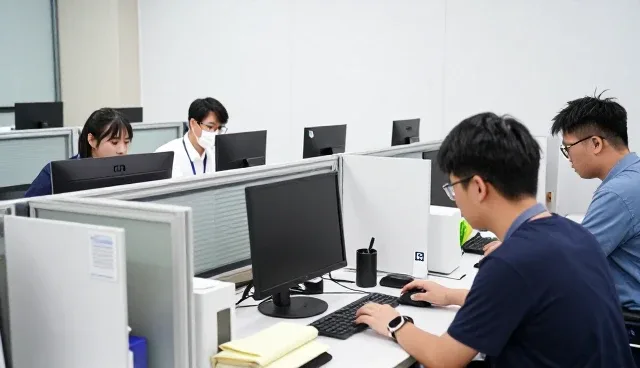 广告文案与平面设计